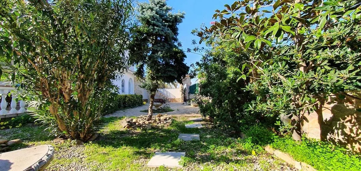 Beautiful Villa With Swimming Pool Empuriabrava